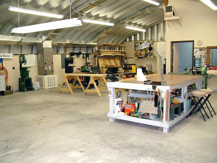 Atelier de fabrication d'enseignes et de signalétique