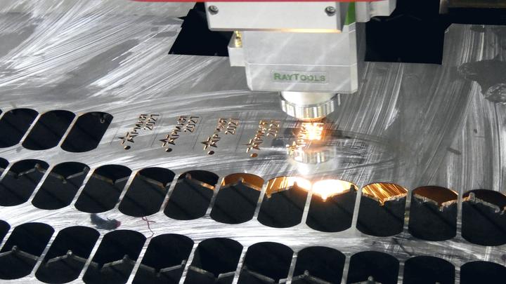 Découpe laser & CNC — Découpe laser, fraisage numérique, gravure, usinage sur mesure
