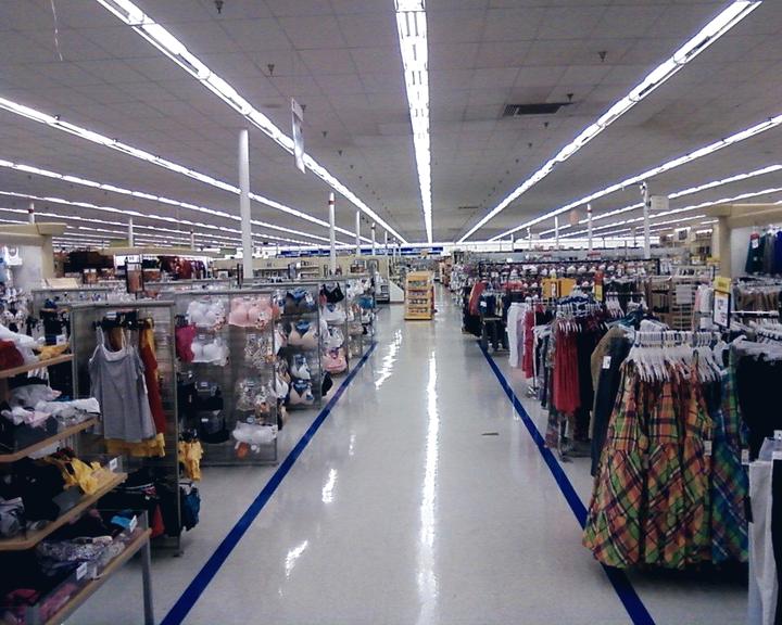 Marquage au sol d'un entrepôt logistique — vue 3