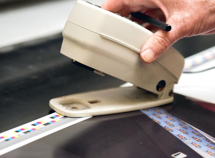 Imprimerie — Cartes, flyers, brochures, papeterie, catalogues, façonnage