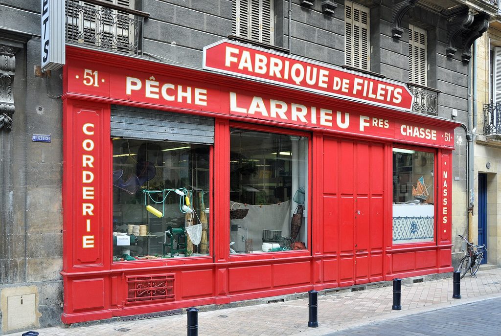 Vitrophanie, PLV et stands de salon